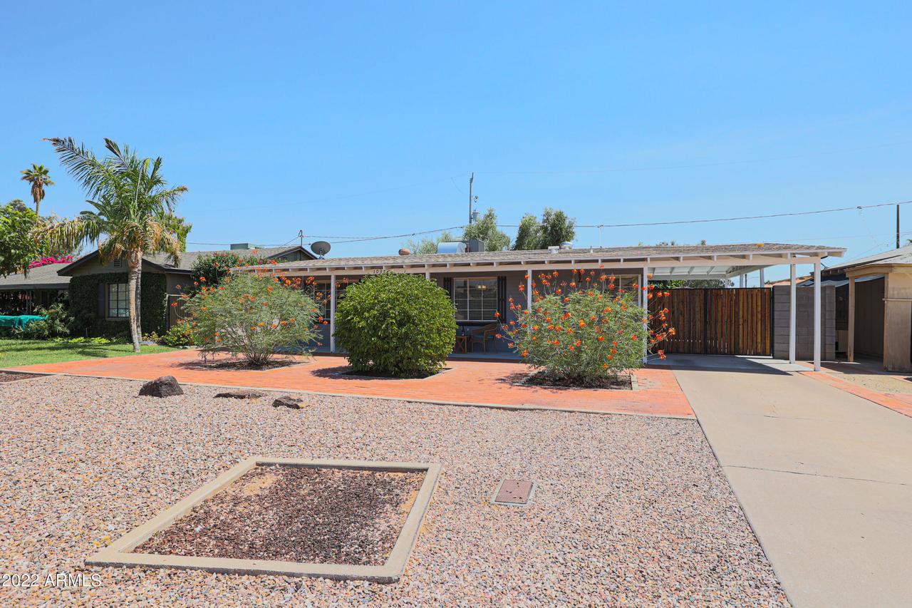 1037 E Glenrosa Ave., Phoenix, AZ 85014