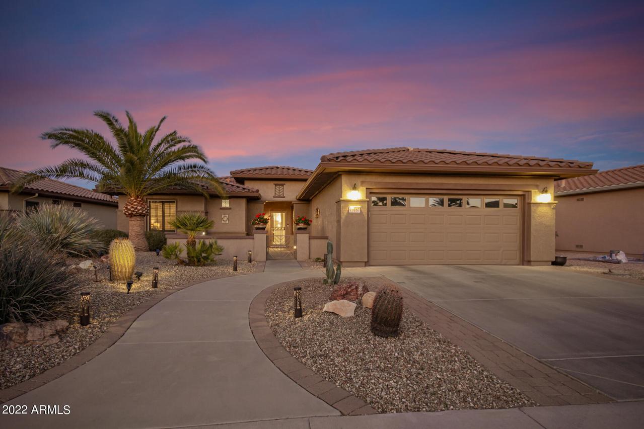 19167 N Casa Blanca Way, Surprise, AZ 85387