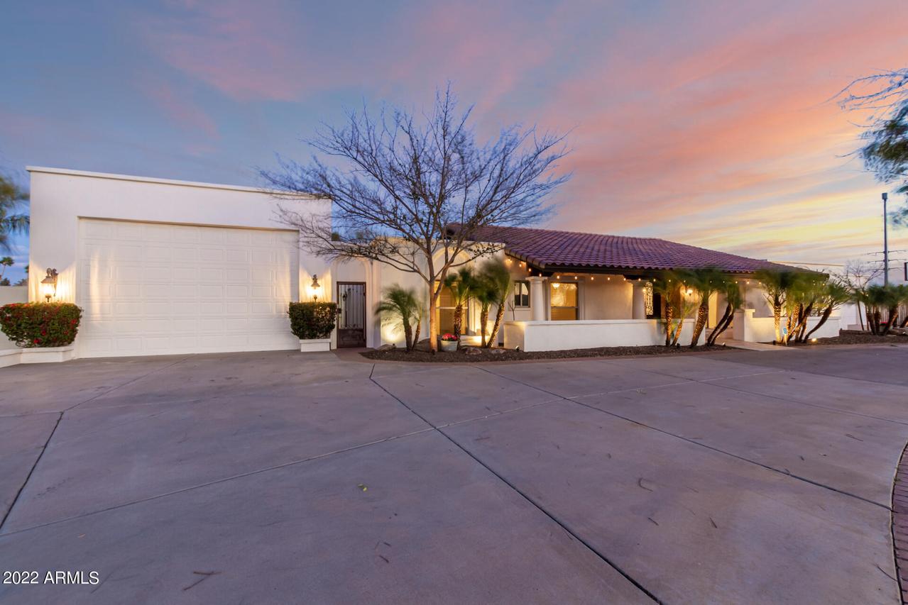 12225 N 65th Dr., Glendale, AZ 85304