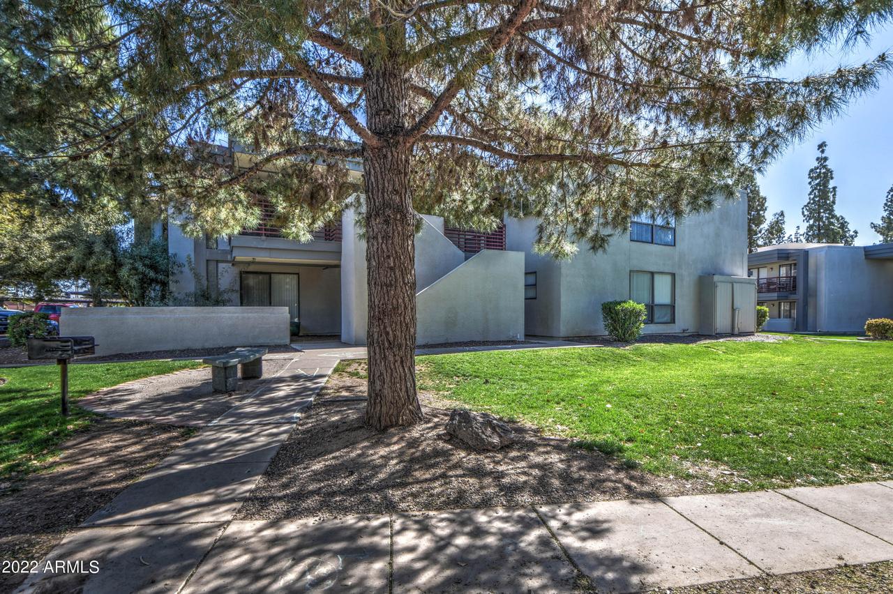 3420 W Danbury Dr. #C230, Phoenix, AZ 85053