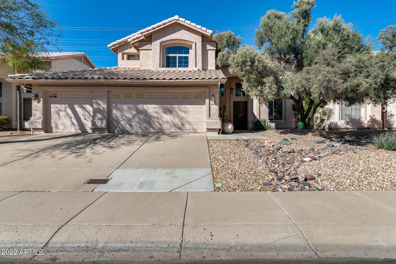 6150 W Saguaro Park Ln., Glendale, AZ 85310