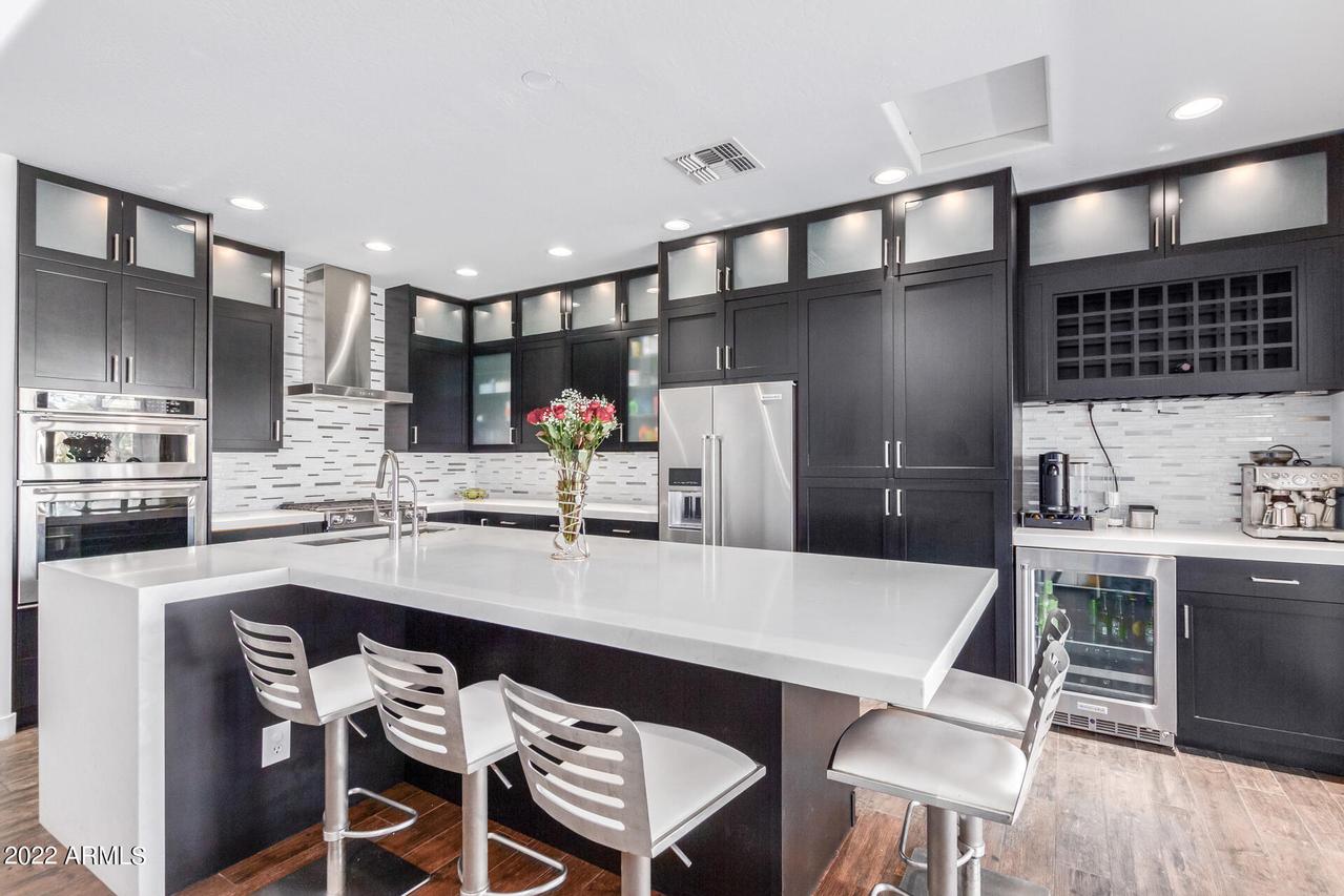 2012 W Chimney Rock Rd., Phoenix, AZ 85085