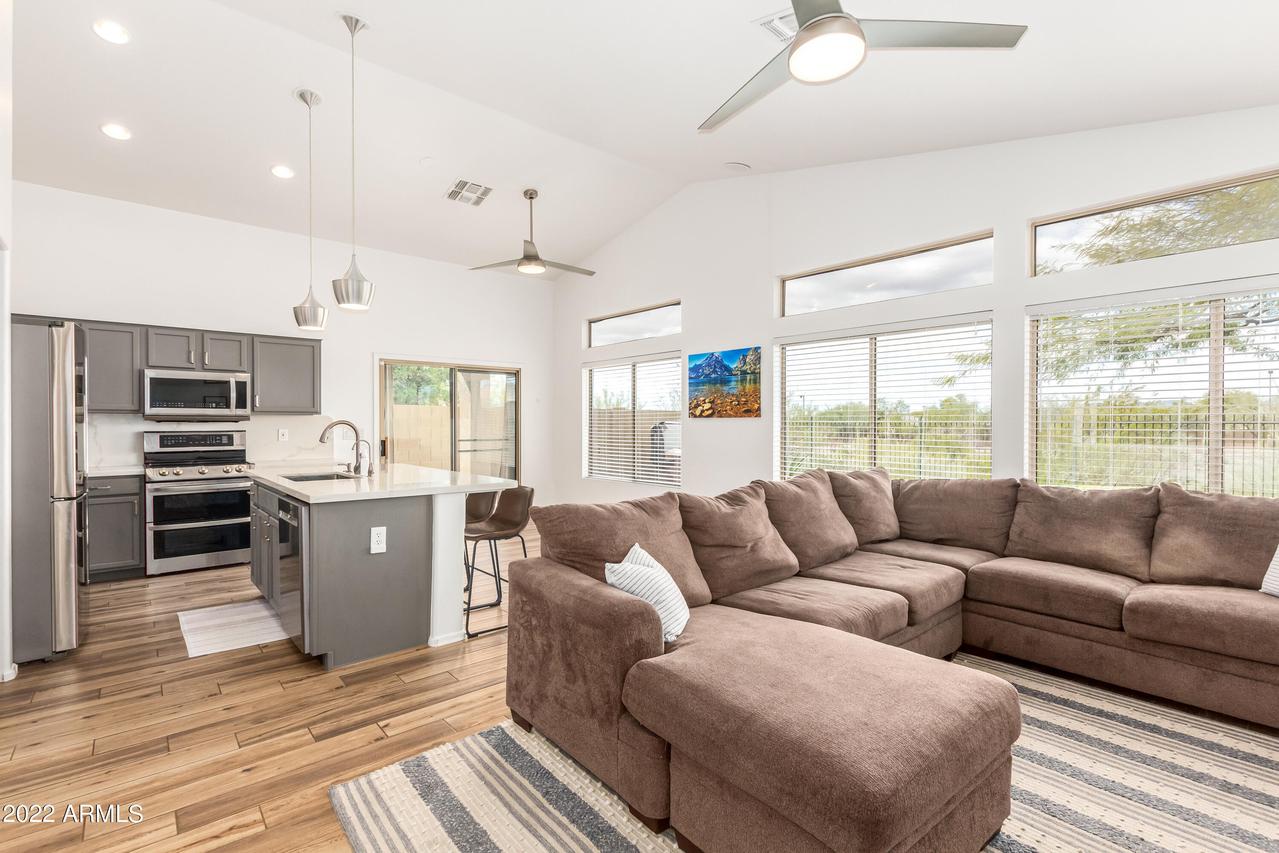 40704 N Apollo Way, Anthem, AZ 85086