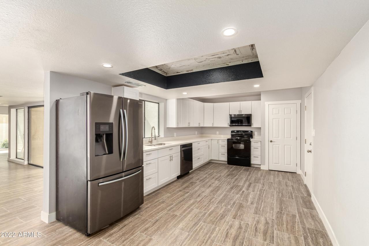 2325 E Evans Dr., Phoenix, AZ 85022