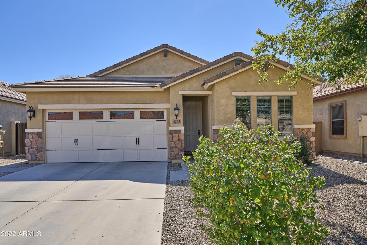4205 E Alamo St., San Tan Valley, AZ 85140
