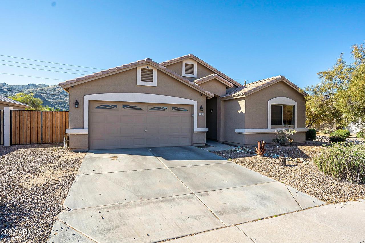 2009 E Winston Dr., Phoenix, AZ 85042