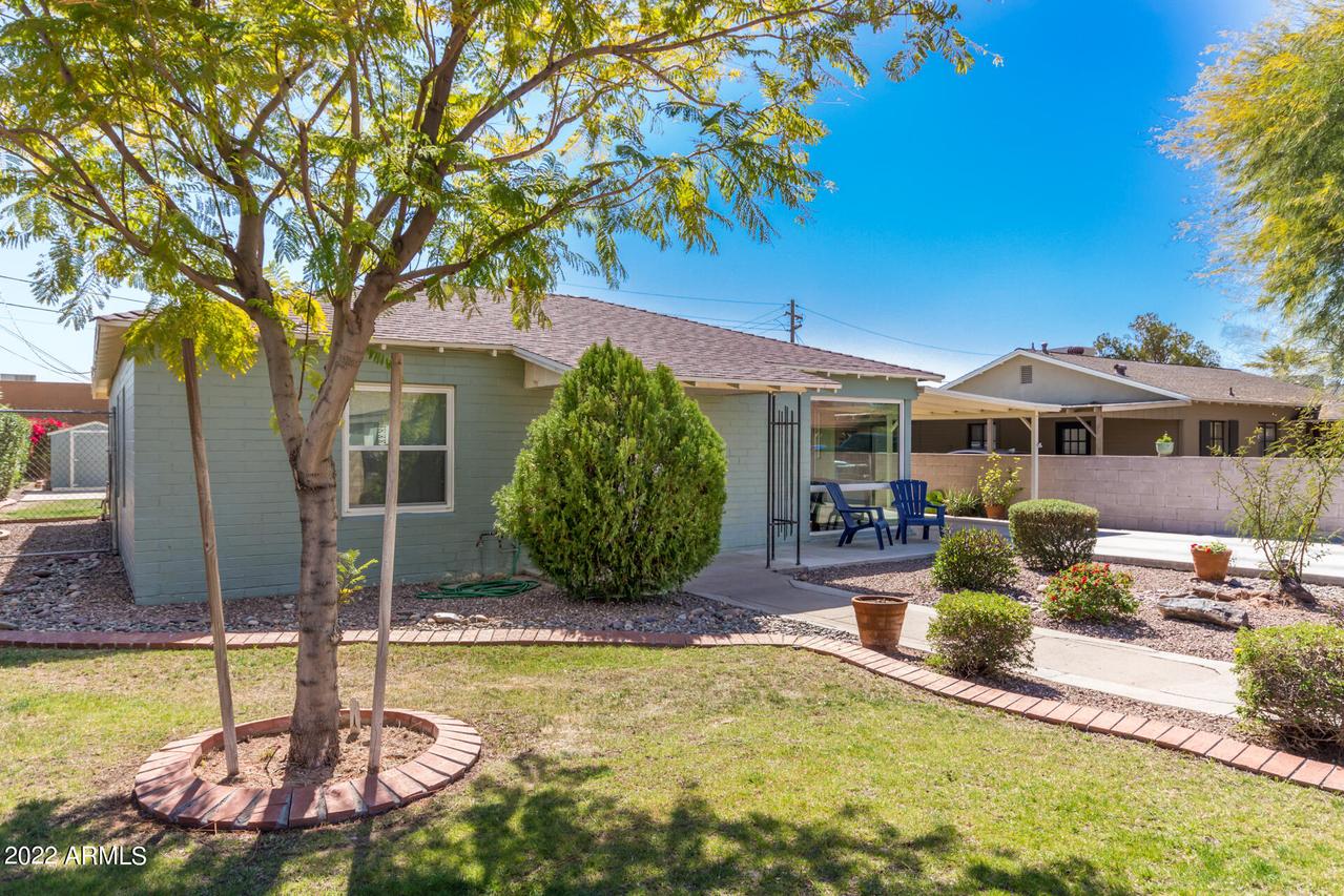 11 W Mission Ln., Phoenix, AZ 85021