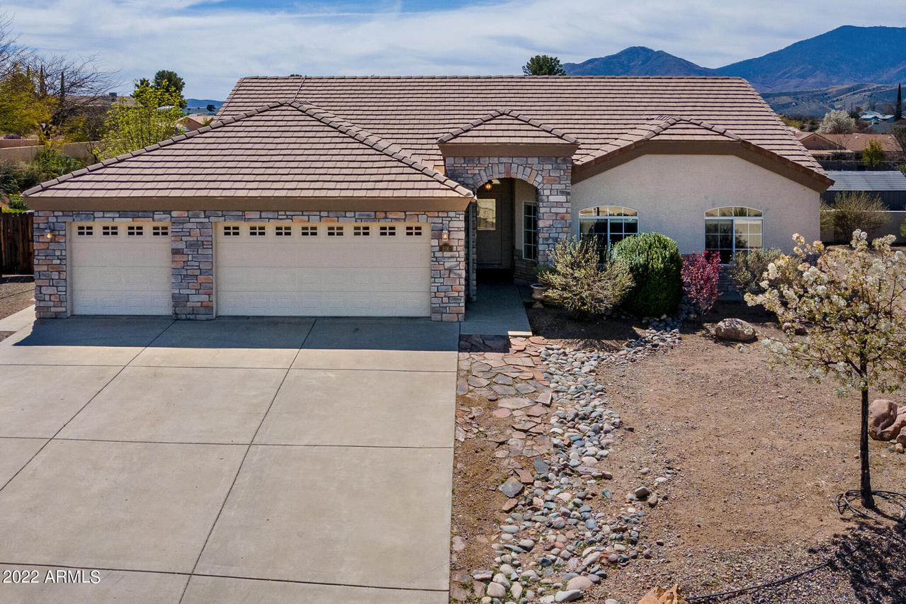 816 Desert Dr., Globe, AZ 85501