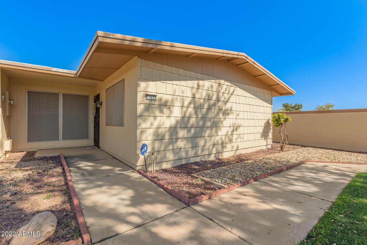 17631 N 99th Dr., Sun City, AZ 85373