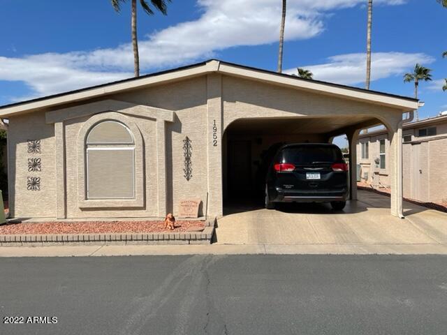 1952 E Cherry Hills Dr., Chandler, AZ 85249