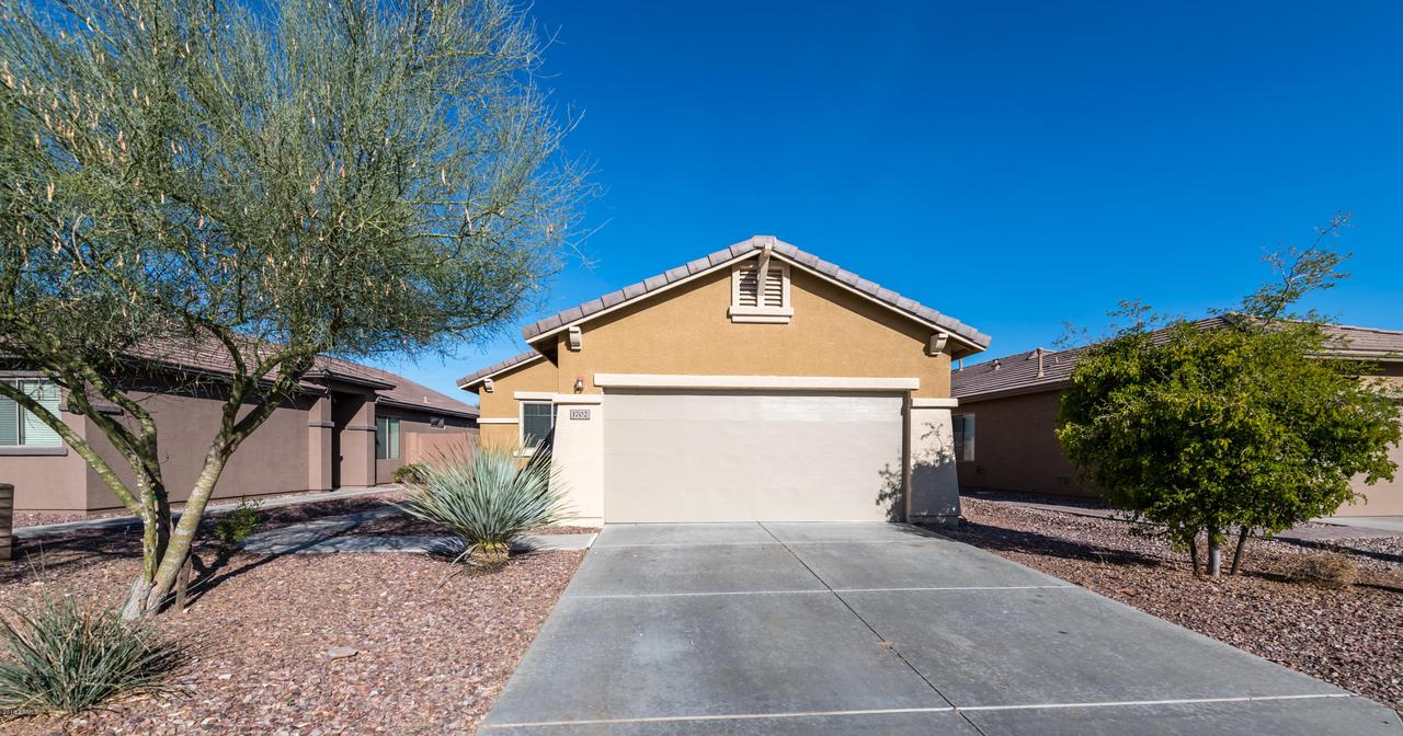 1702 W Owens Way, Anthem, AZ 85086