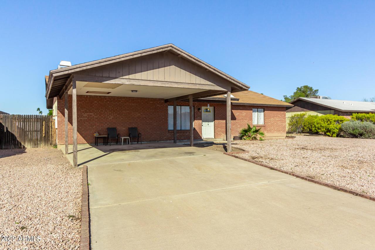 1014 S Nina Cir., Mesa, AZ 85210