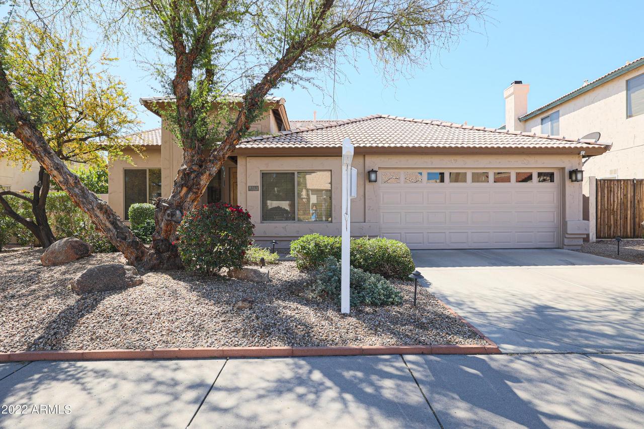 325 W Campo Bello Dr., Phoenix, AZ 85023