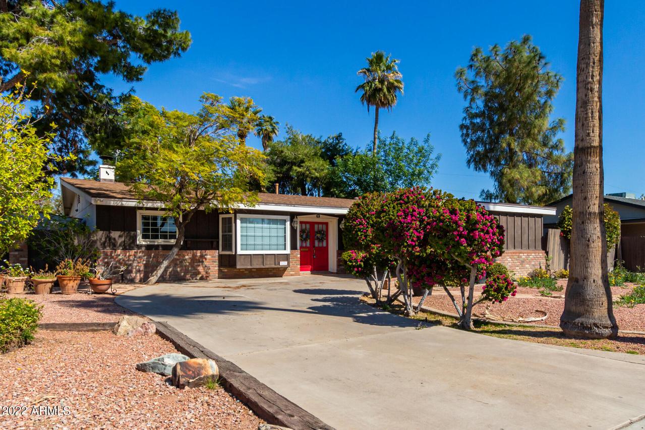 8220 E Bonnie Rose Ave., Scottsdale, AZ 85250