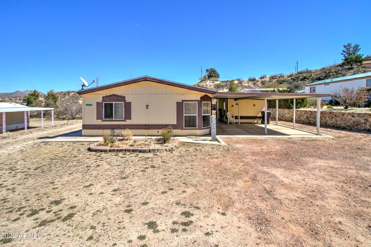 5933 S Maple Leaf St., Miami, AZ 85539
