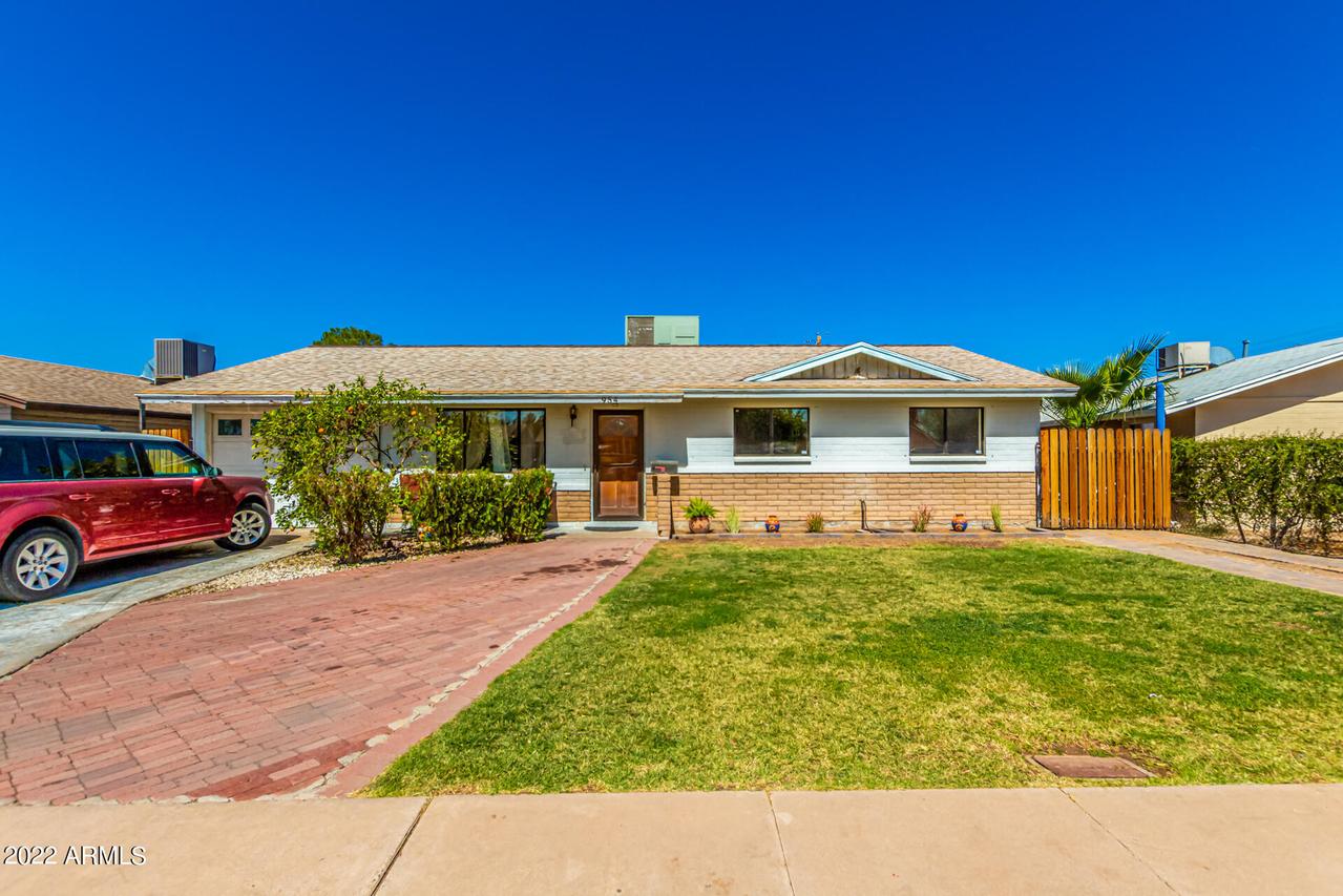 954 E 7th Dr., Mesa, AZ 85204