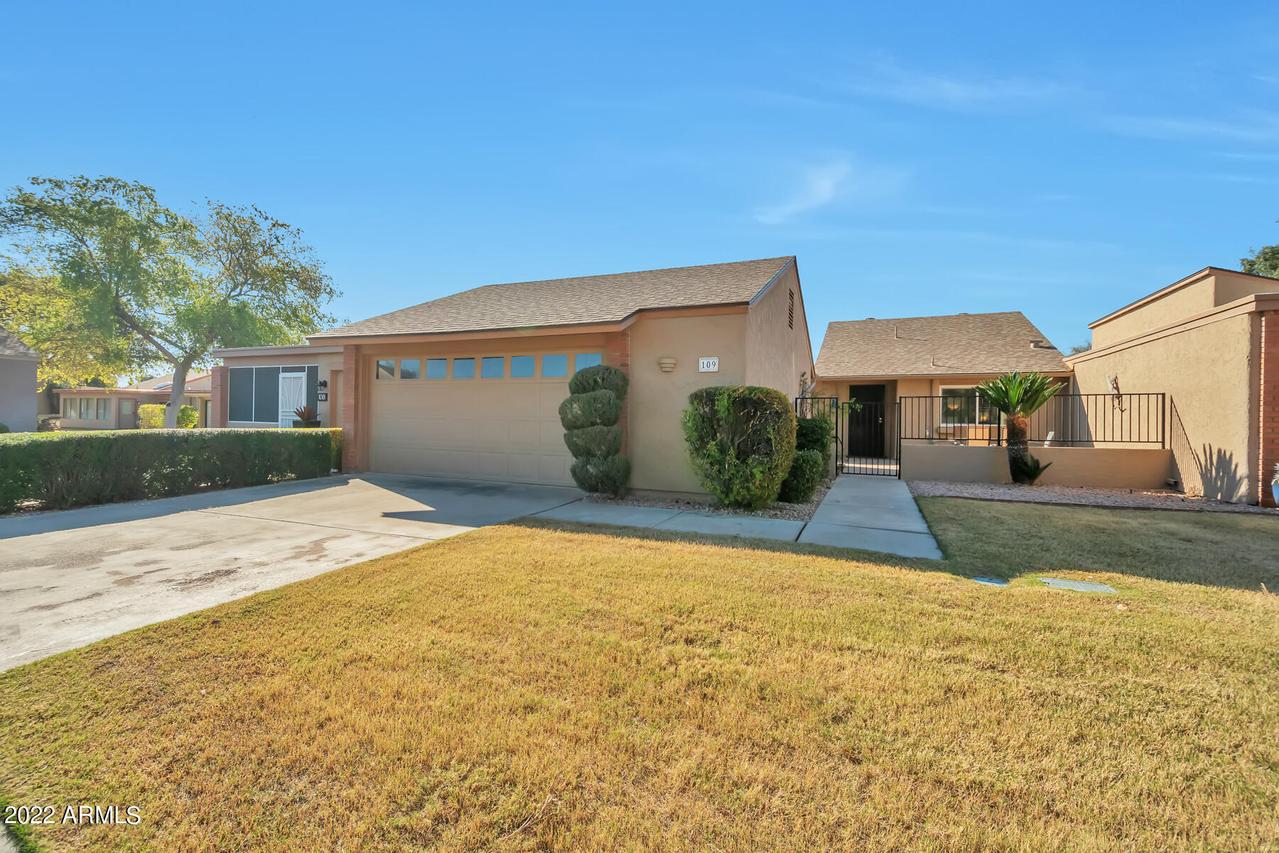 109 Leisure World, Mesa, AZ 85206