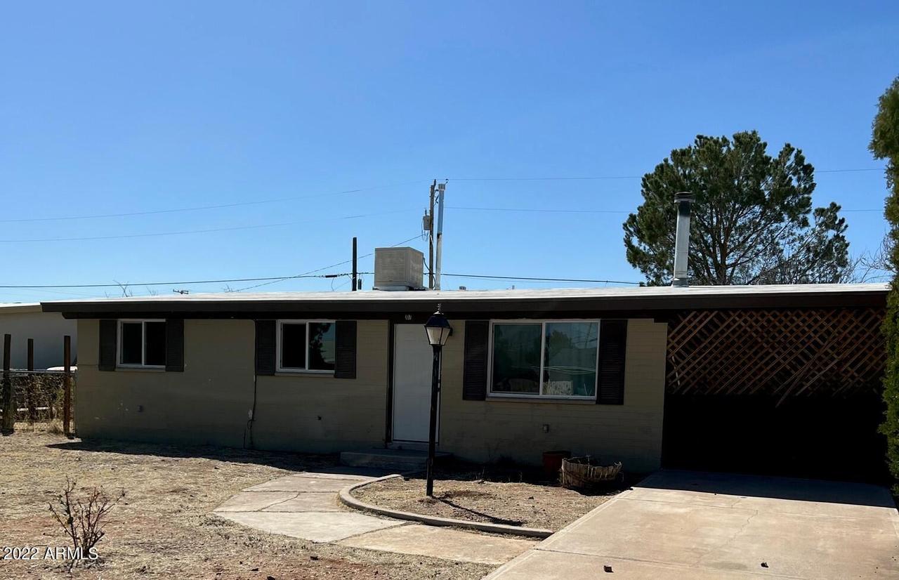 107 1st St., Huachuca City, AZ 85616