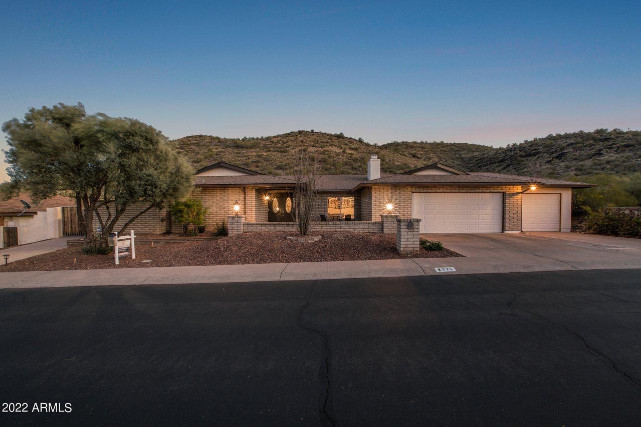 221 W Sweetwater Ave., Phoenix, AZ 85029