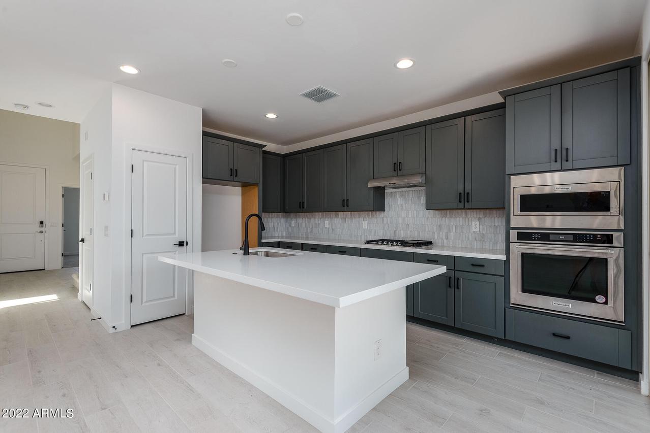 1423 E Town And Country Ln., Phoenix, AZ 85014