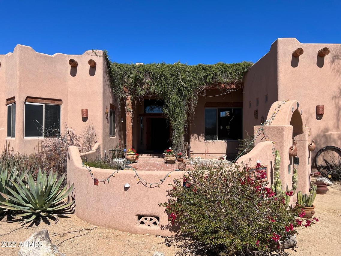 1024 E Maddock Rd., Phoenix, AZ 85086