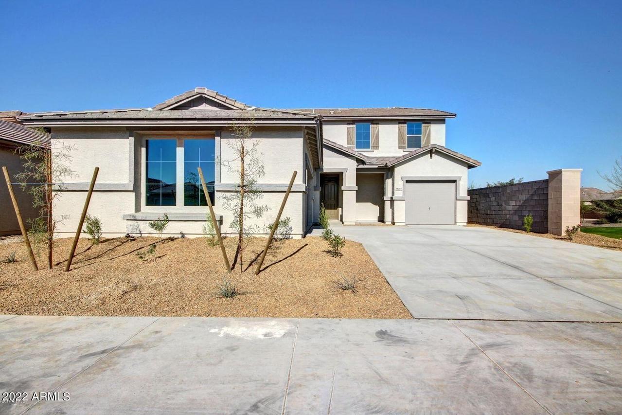 10204 W Lawrence Ln., Peoria, AZ 85345