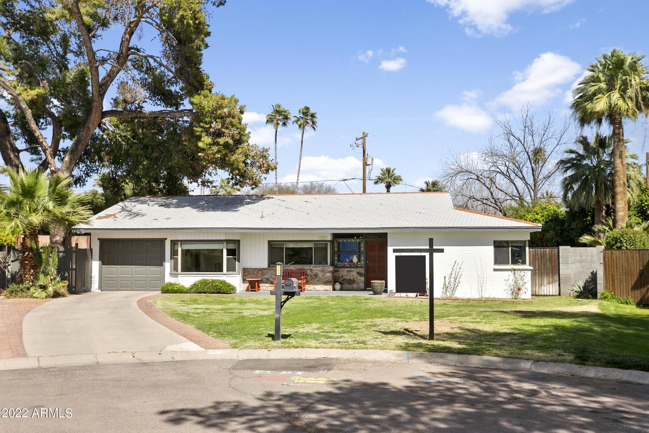 438 W Harmont Dr., Phoenix, AZ 85021