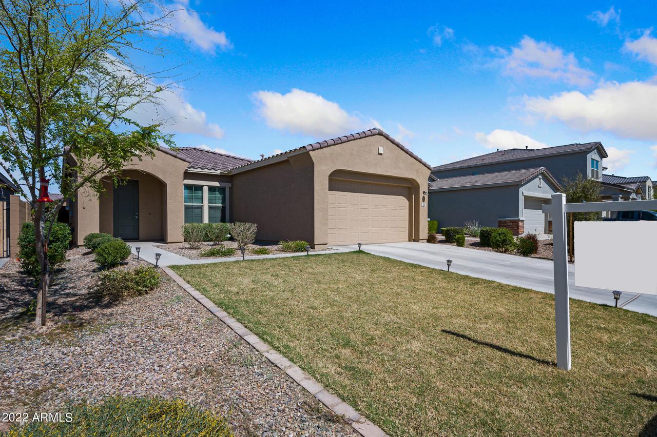 352 W Glacier Bay Dr., San Tan Valley, AZ 85140