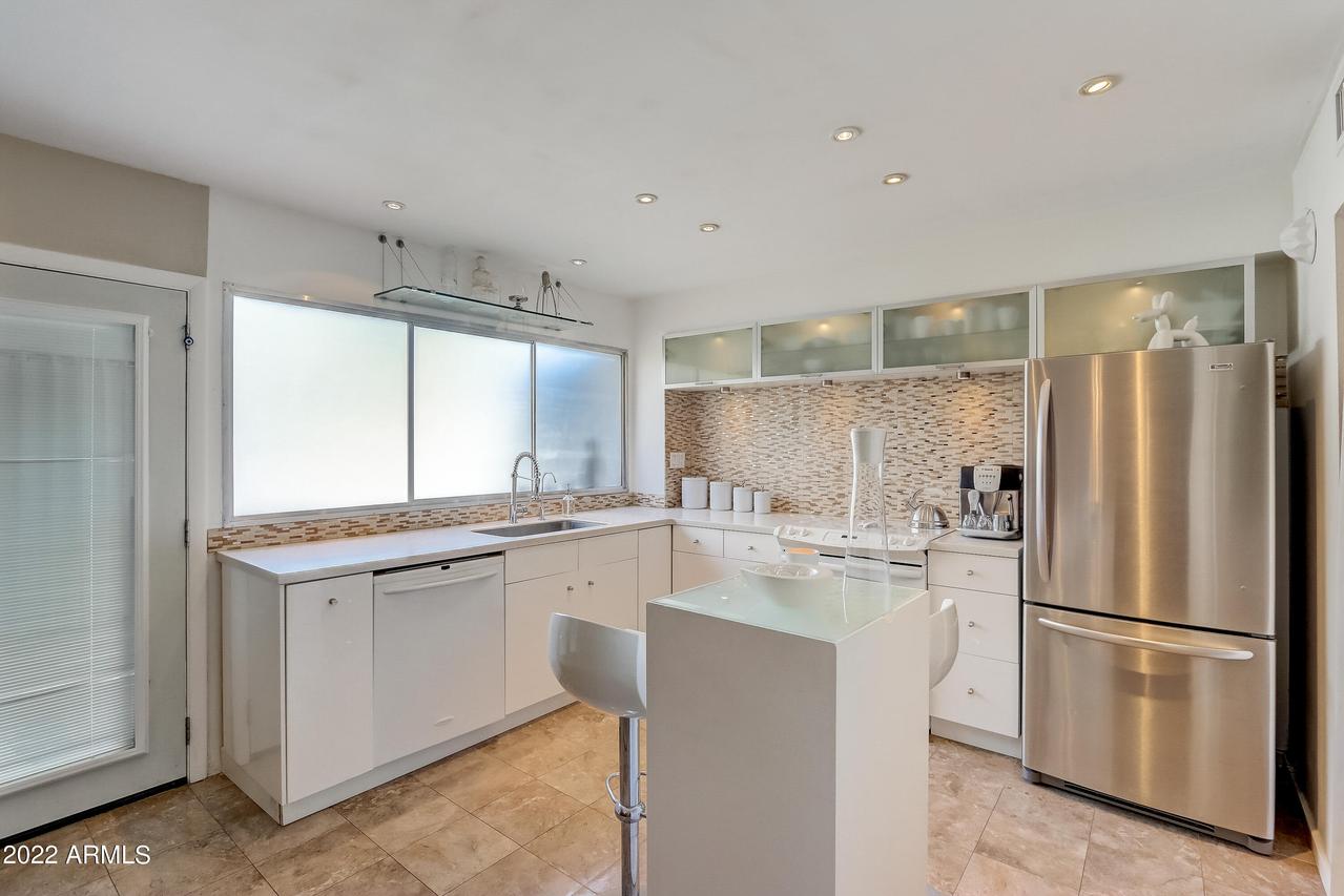 5813 E Thomas Rd., Scottsdale, AZ 85251