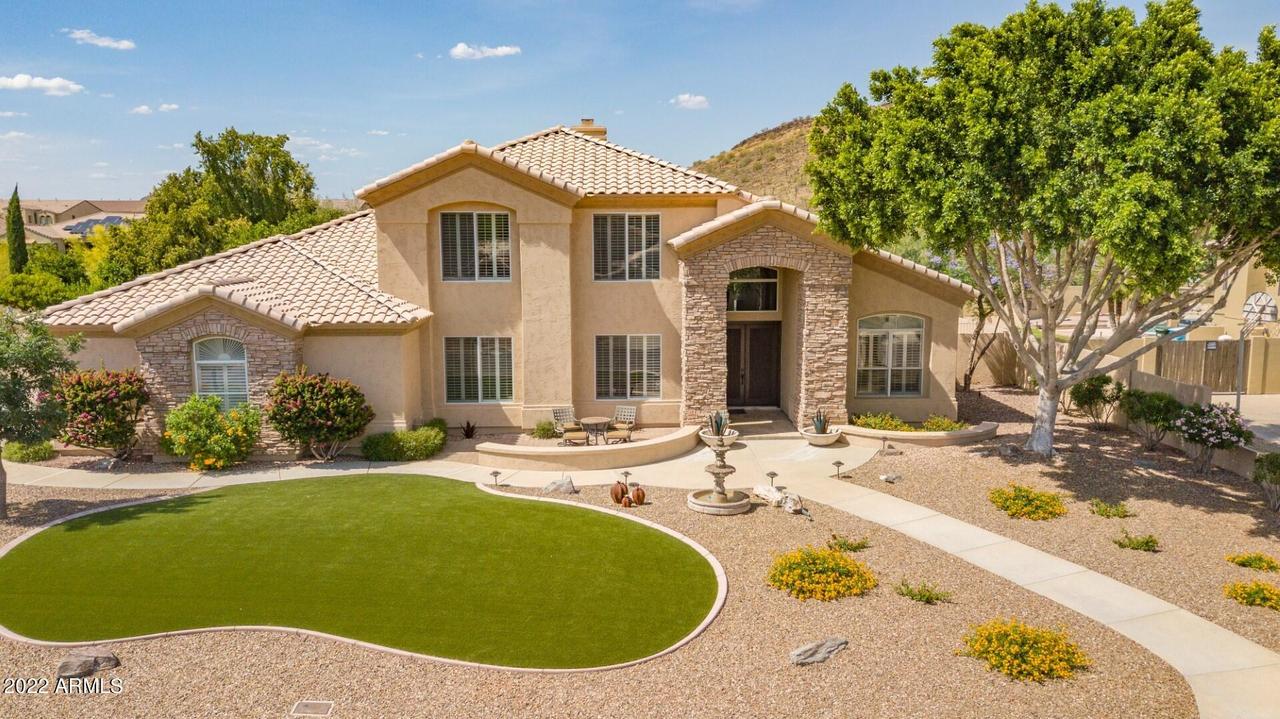 4938 W Saddlehorn Rd., Phoenix, AZ 85083