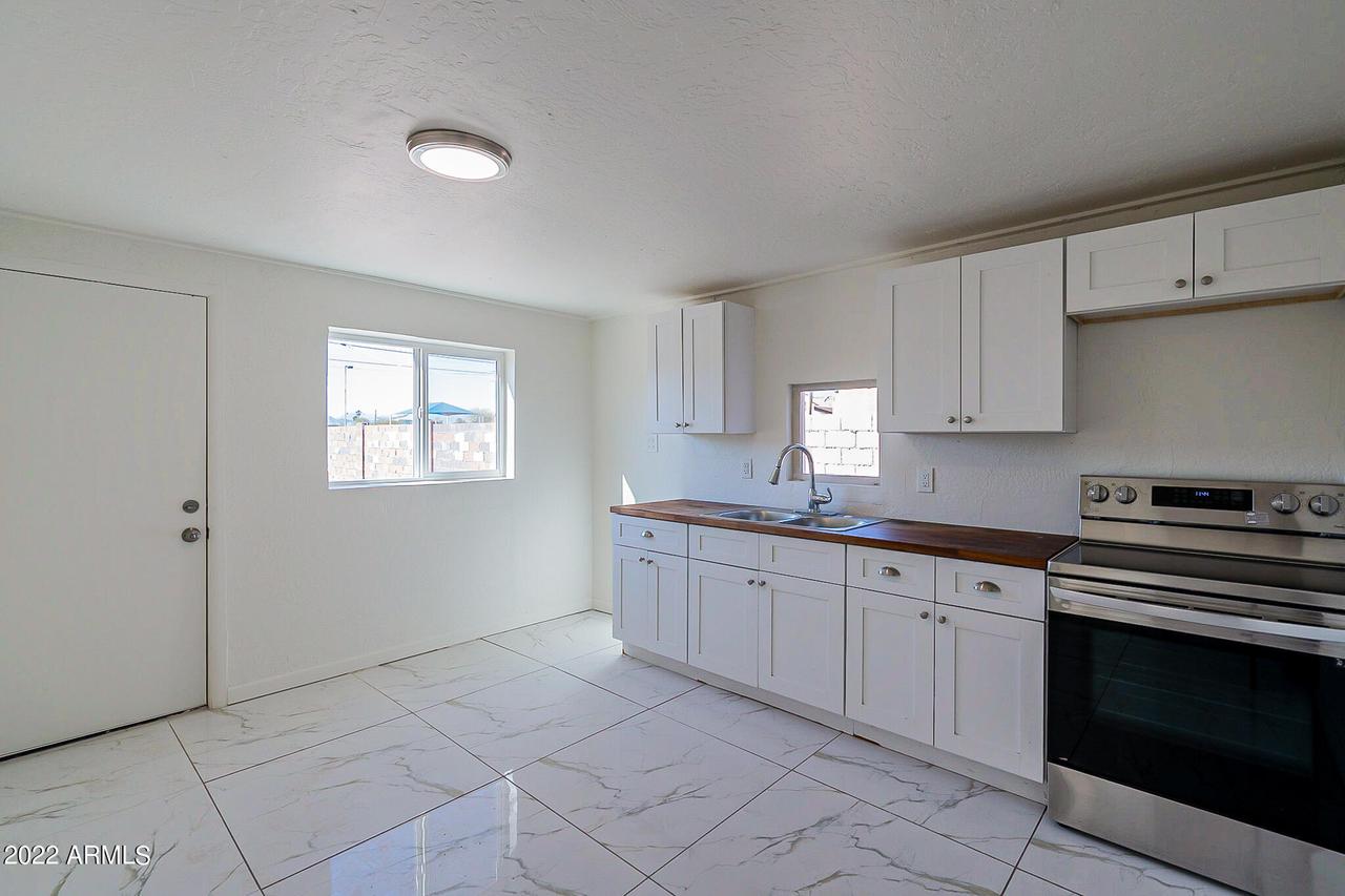 1617 W Yuma St., Phoenix, AZ 85007