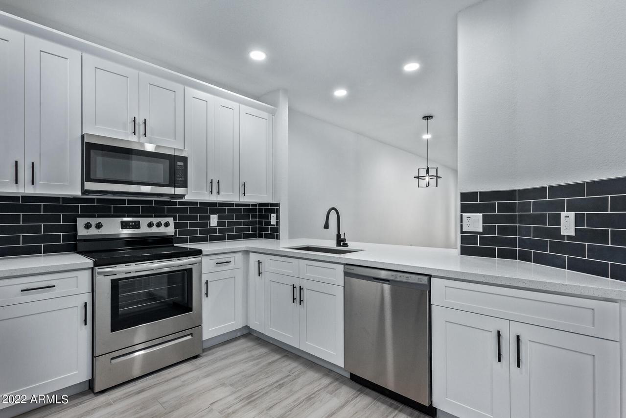 7021 E Earll Dr. #124, Scottsdale, AZ 85251