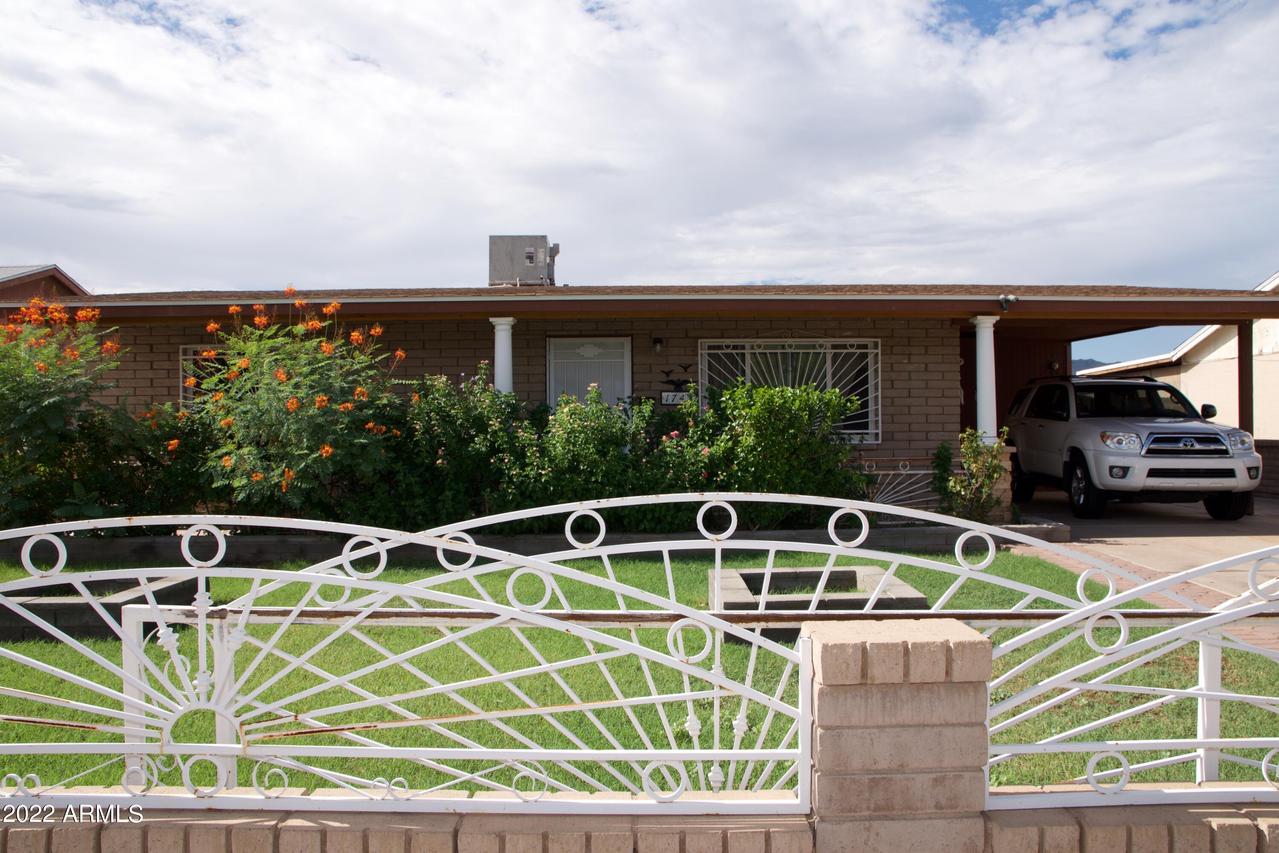 1743 W Carson Rd., Phoenix, AZ 85041