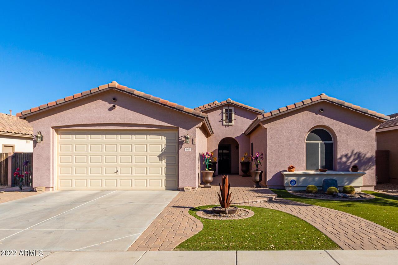 668 W Stanley Ave., San Tan Valley, AZ 85140