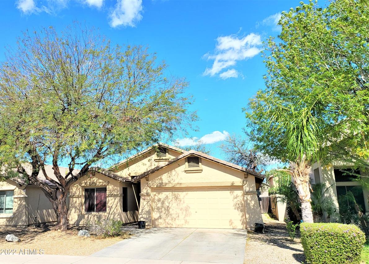 2032 W Green Tree Dr., San Tan Valley, AZ 85144