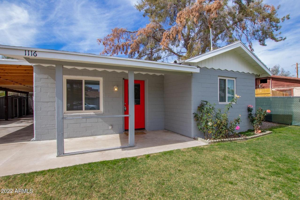 1116 S Holbrook Ln., Tempe, AZ 85281