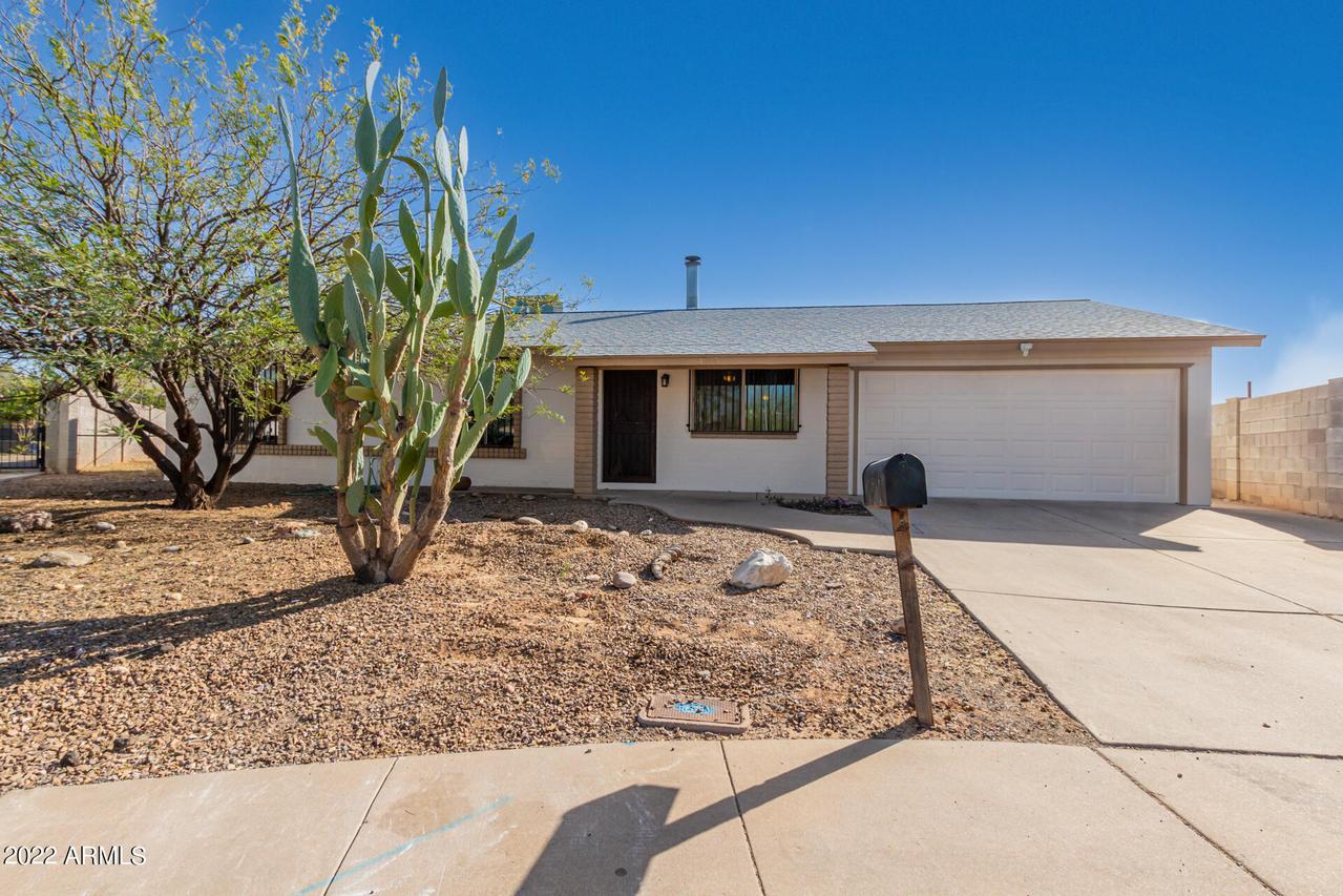 4345 E Grove St., Phoenix, AZ 85040