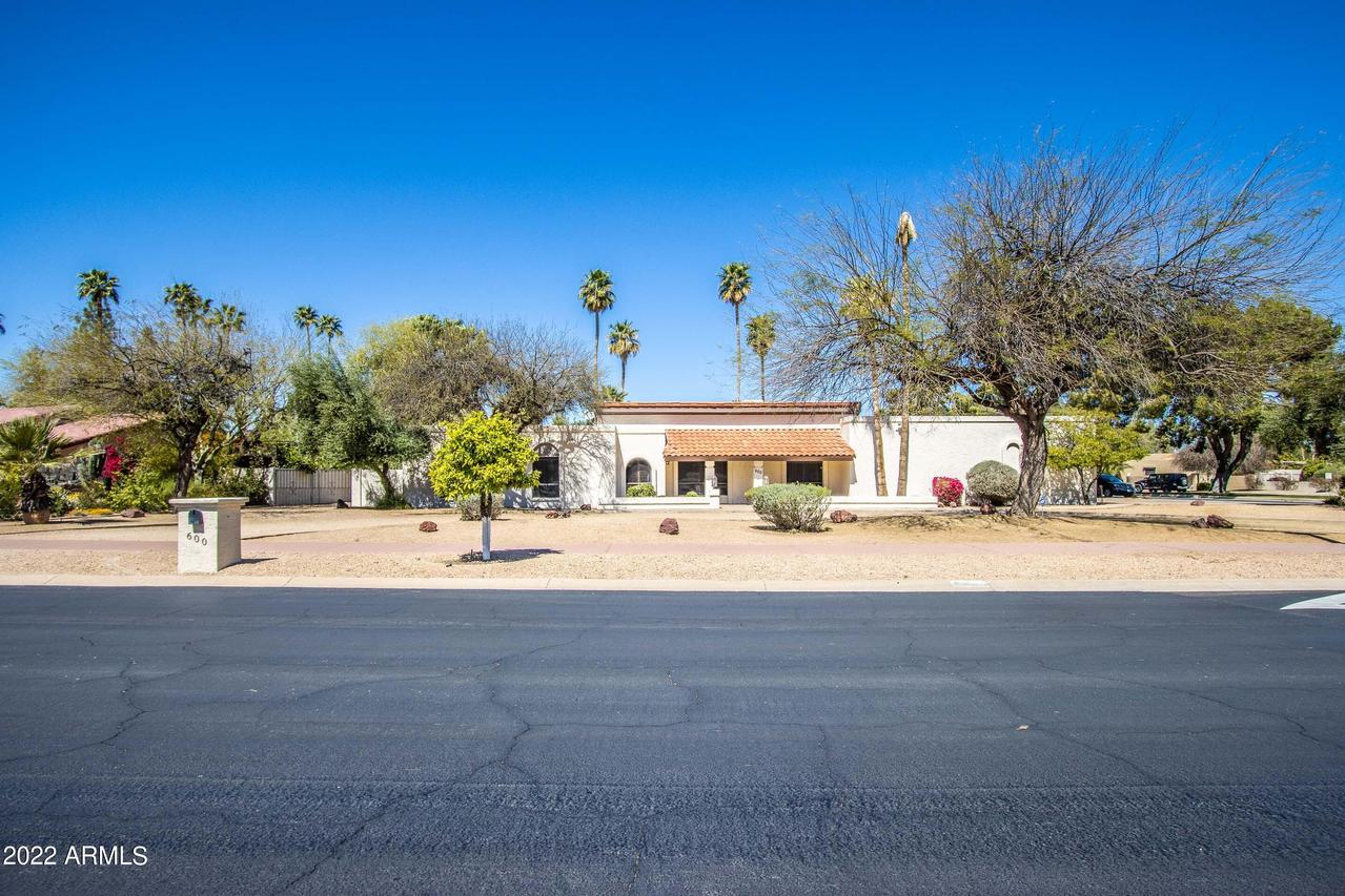 600 E Bird Ln., Litchfield Park, AZ 85340