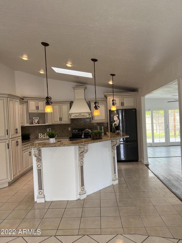 1306 E Huntington Dr., Phoenix, AZ 85040