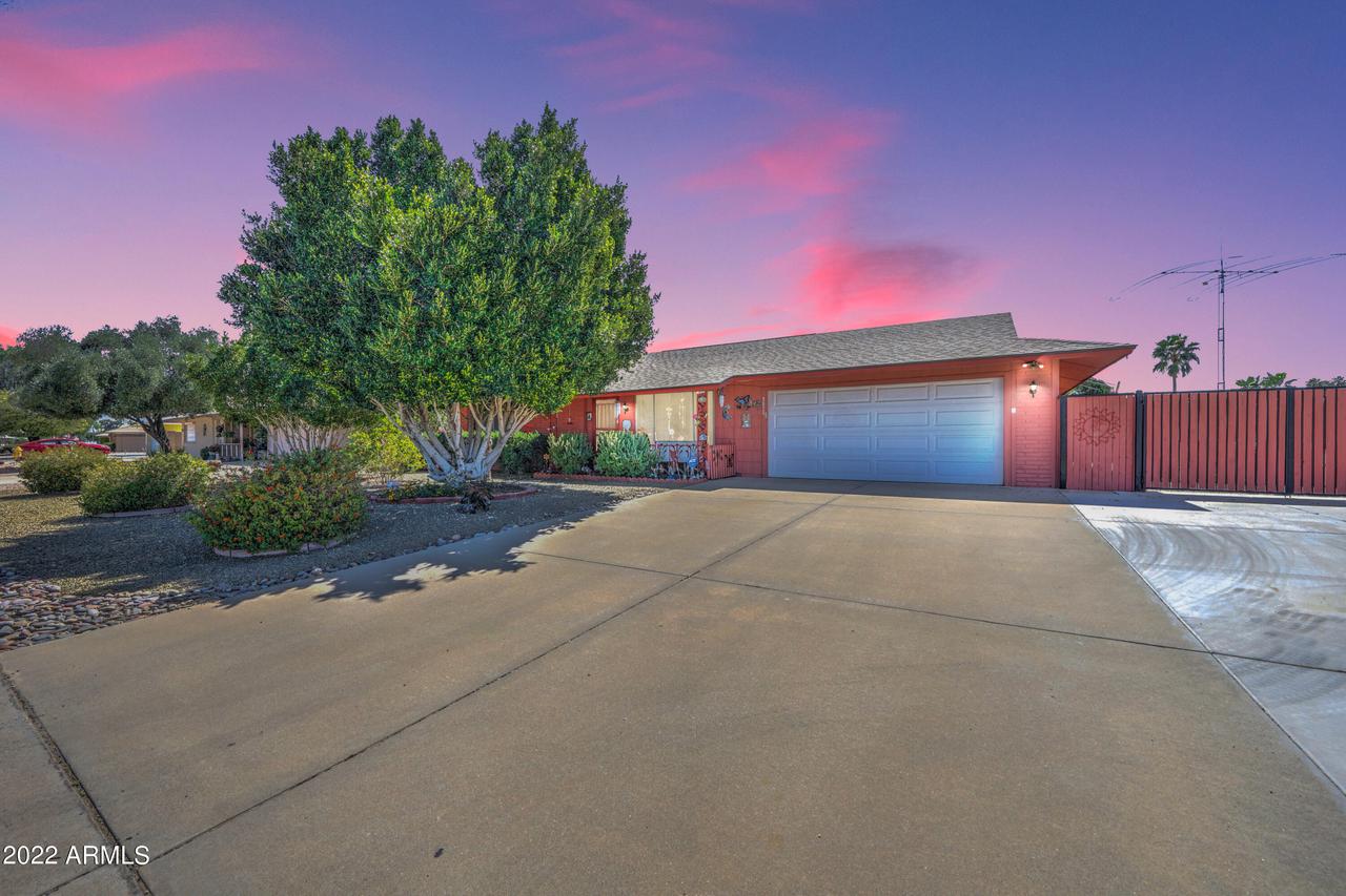 9875 W Palmeras Dr., Sun City, AZ 85373