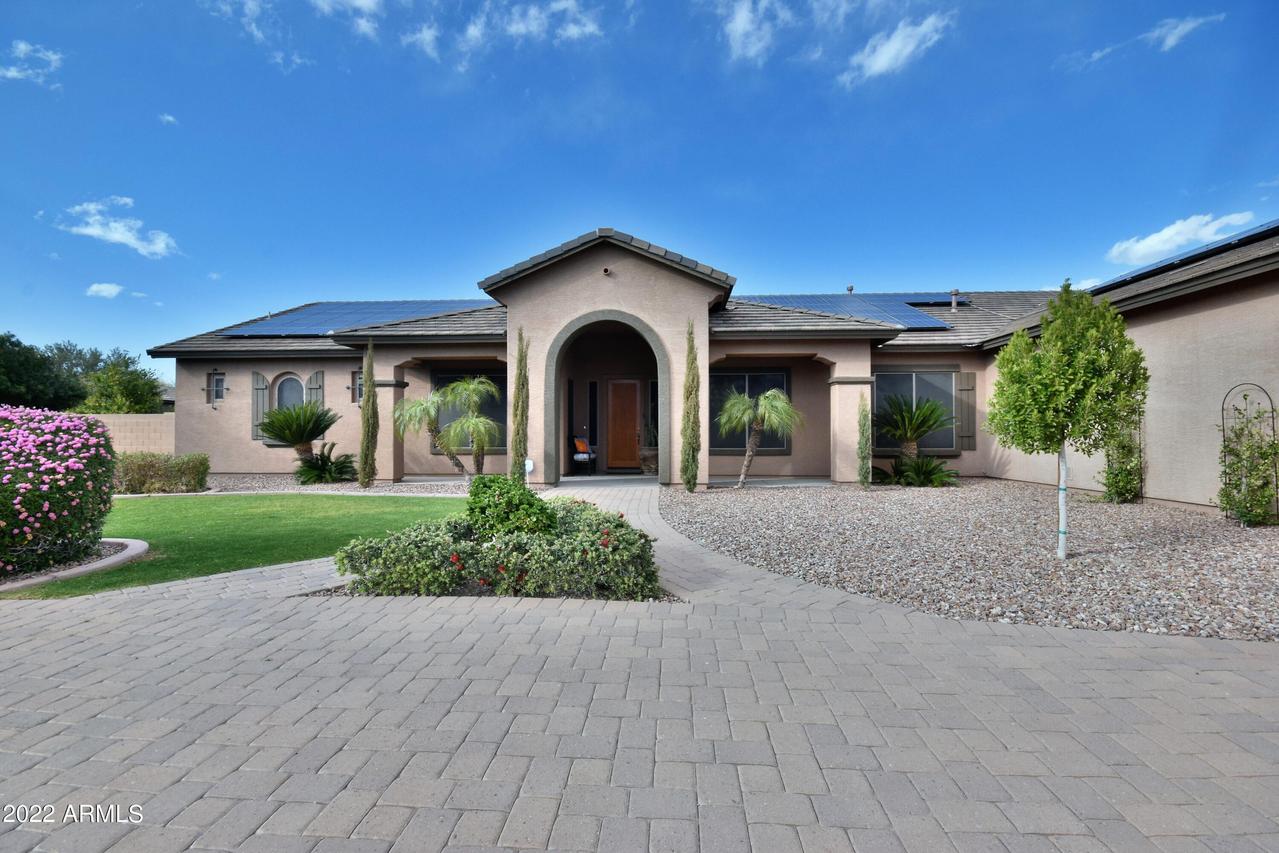 14080 W Becker Ln., Surprise, AZ 85379
