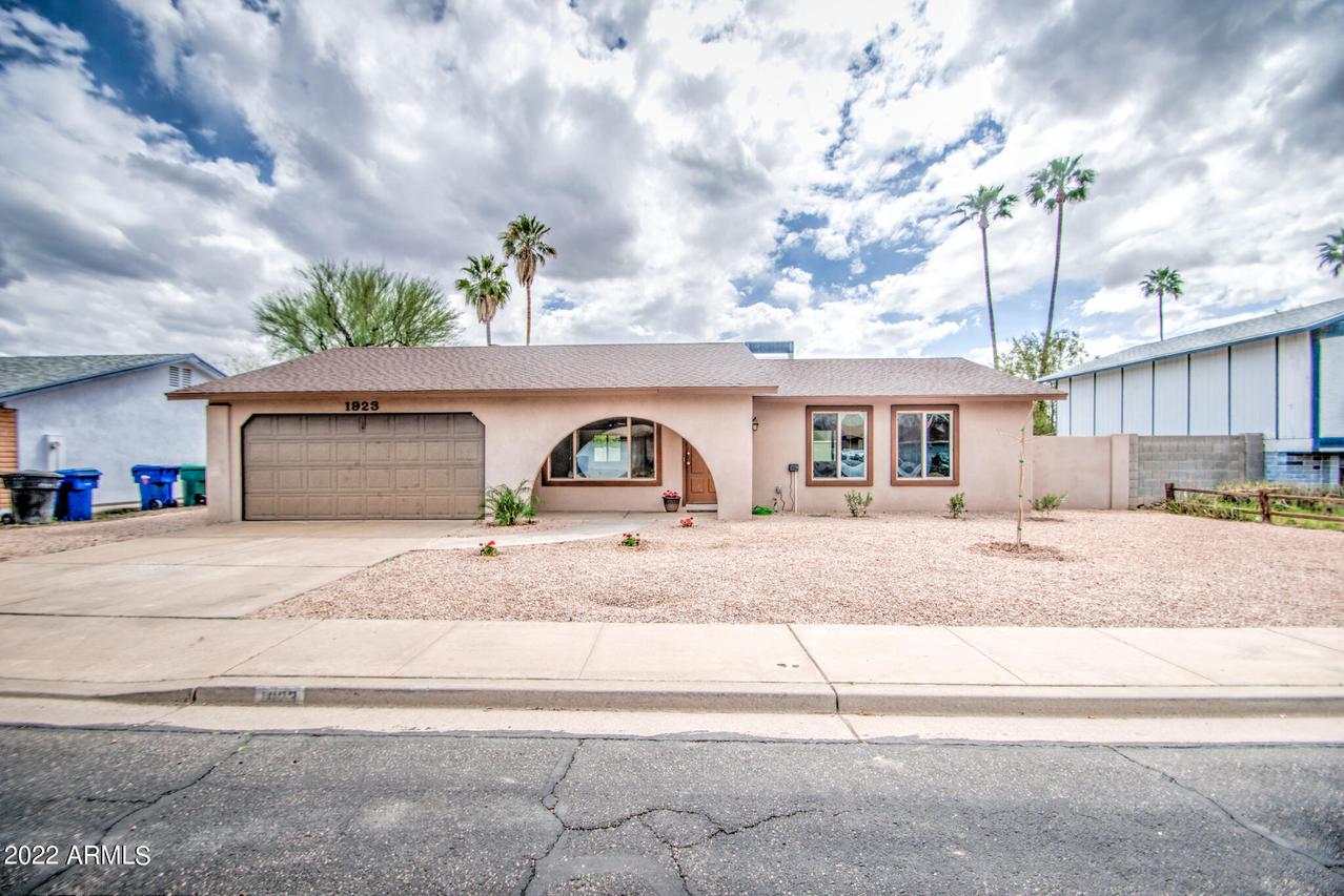 1923 W Portobello Ave., Mesa, AZ 85202