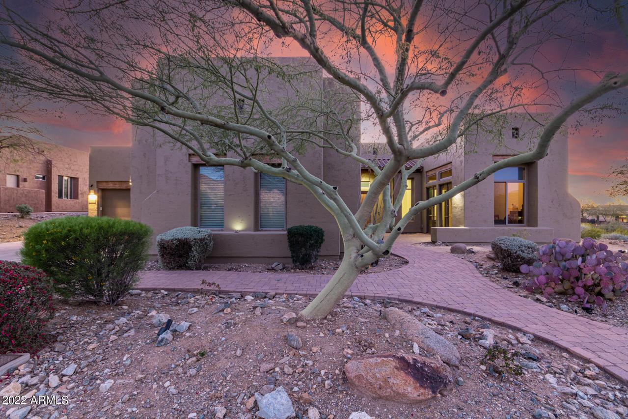 10302 S 16th Ave., Phoenix, AZ 85041