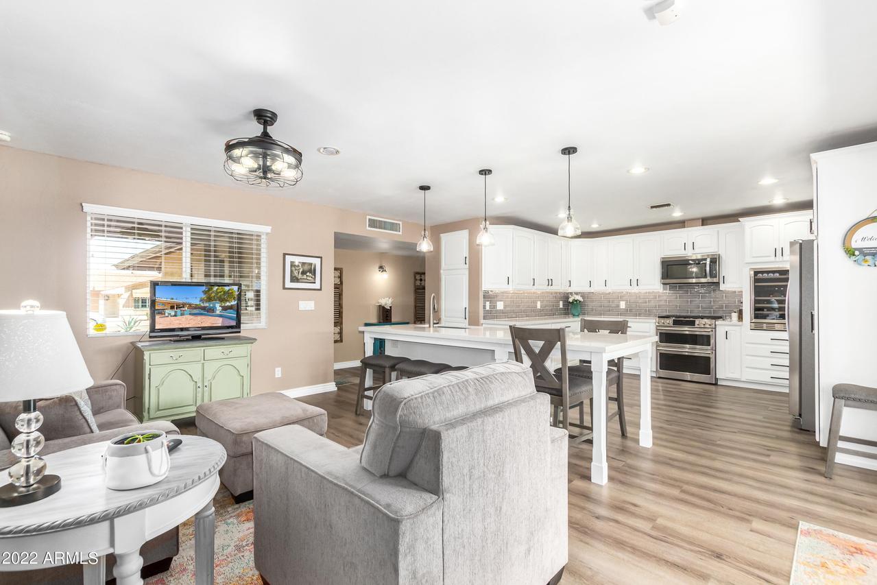 2807 E Cortez St., Phoenix, AZ 85028