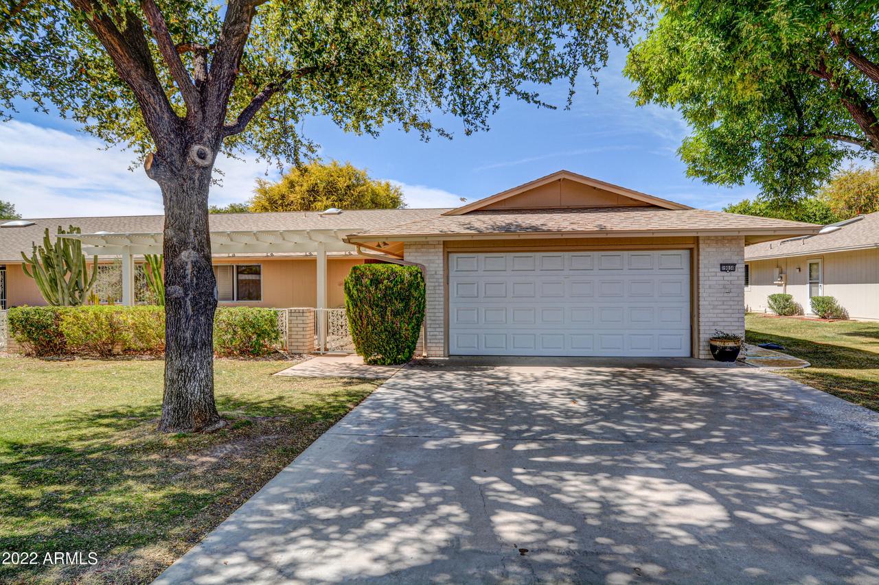 19030 N Signal Butte Cir., Sun City, AZ 85373