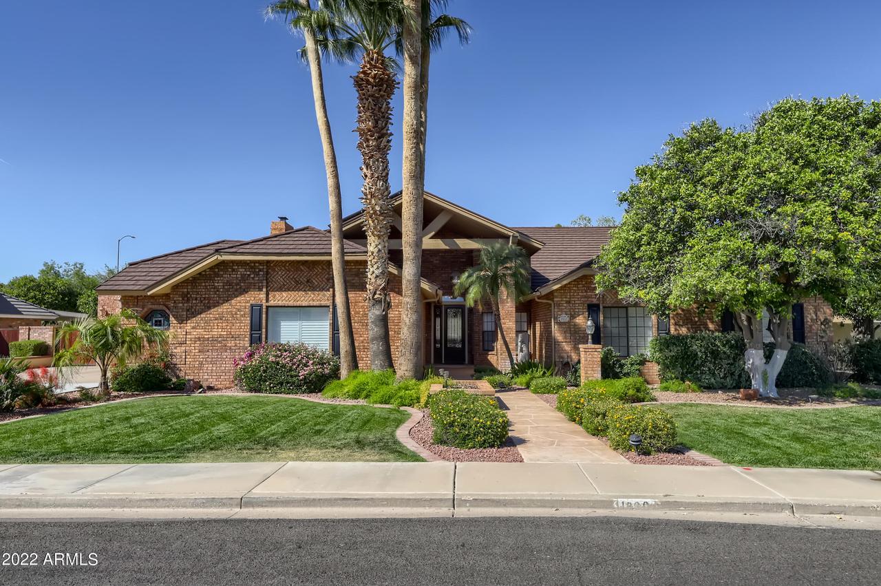 1860 E Laurel St., Mesa, AZ 85203