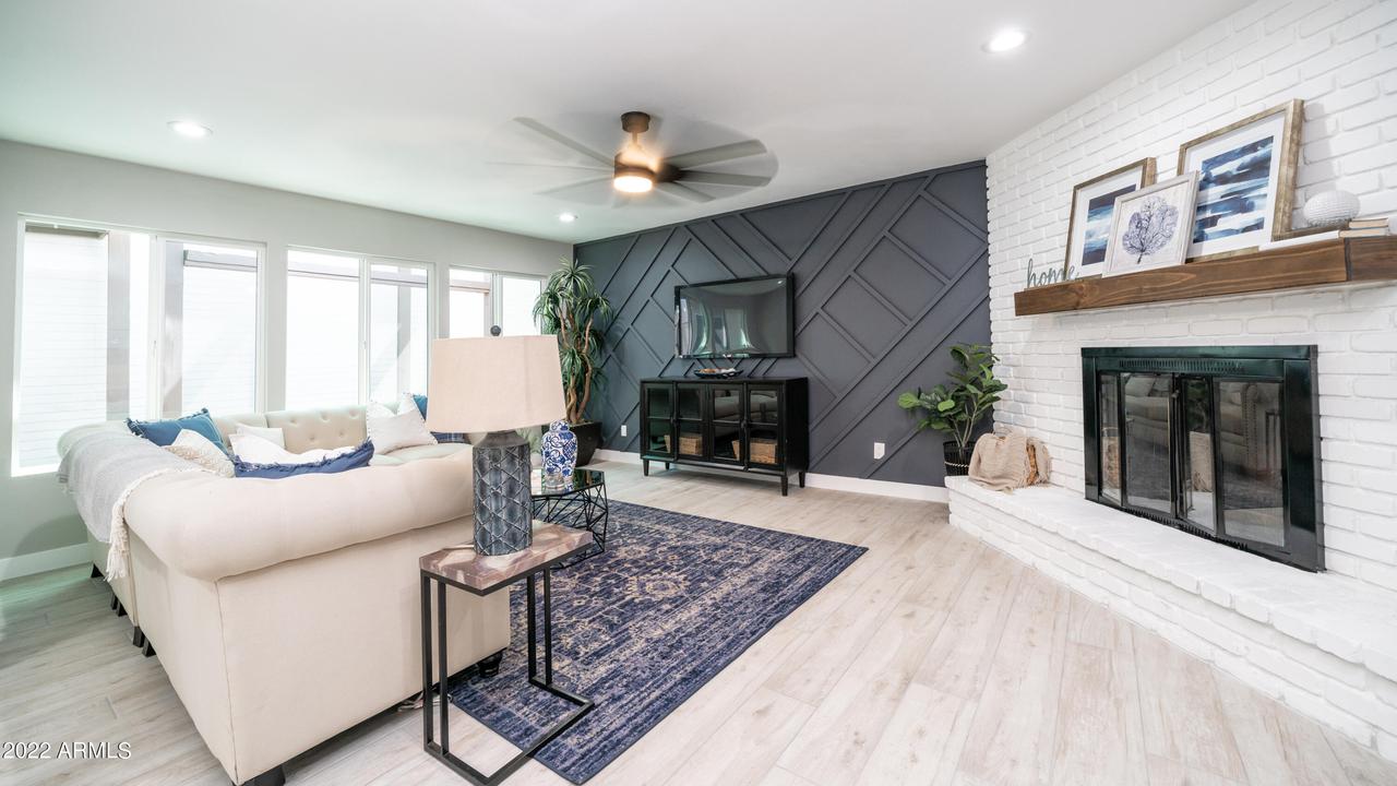 606 E Royal Palm Sq., Phoenix, AZ 85020