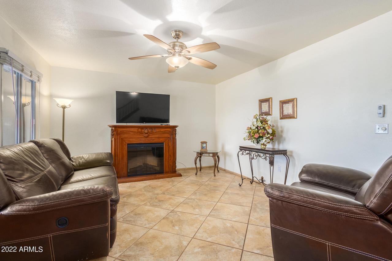 8409 N 55th Ave., Glendale, AZ 85302