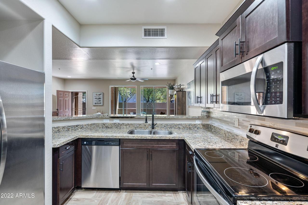 21655 N 36th Ave. #111, Glendale, AZ 85308