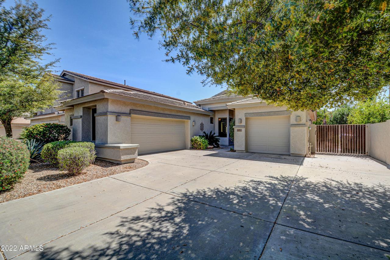 953 E Aquarius Pl., Chandler, AZ 85249